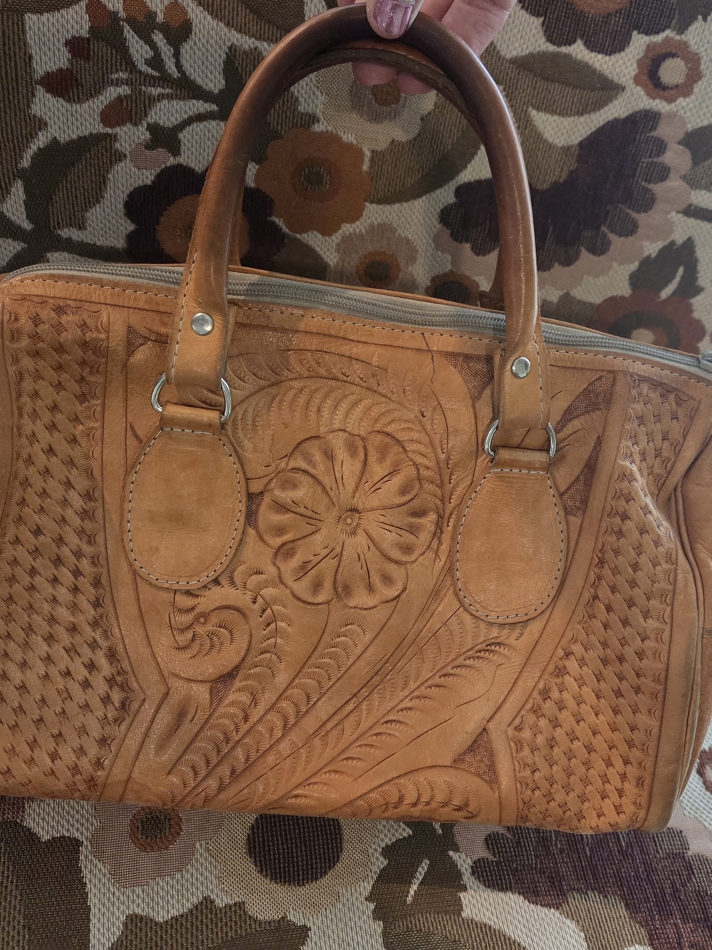 Beautiful Vintage Hand-Tooled Leather Satchel Bag in Tan Flower Floral Design - Picture 6 of 11
